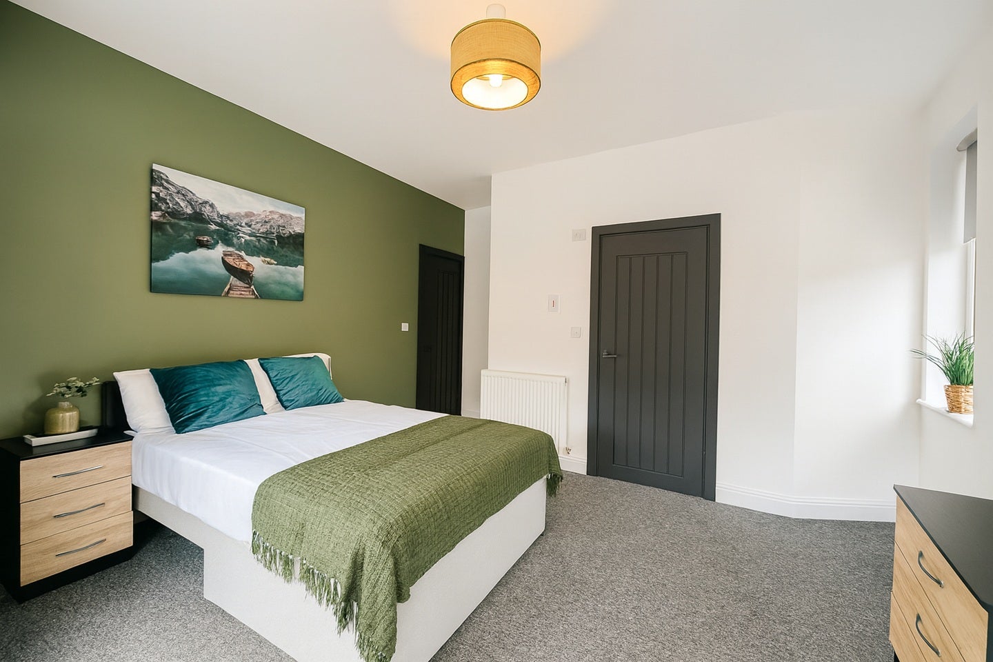 Room Camp Hill Road in Nuneaton and Bedworth