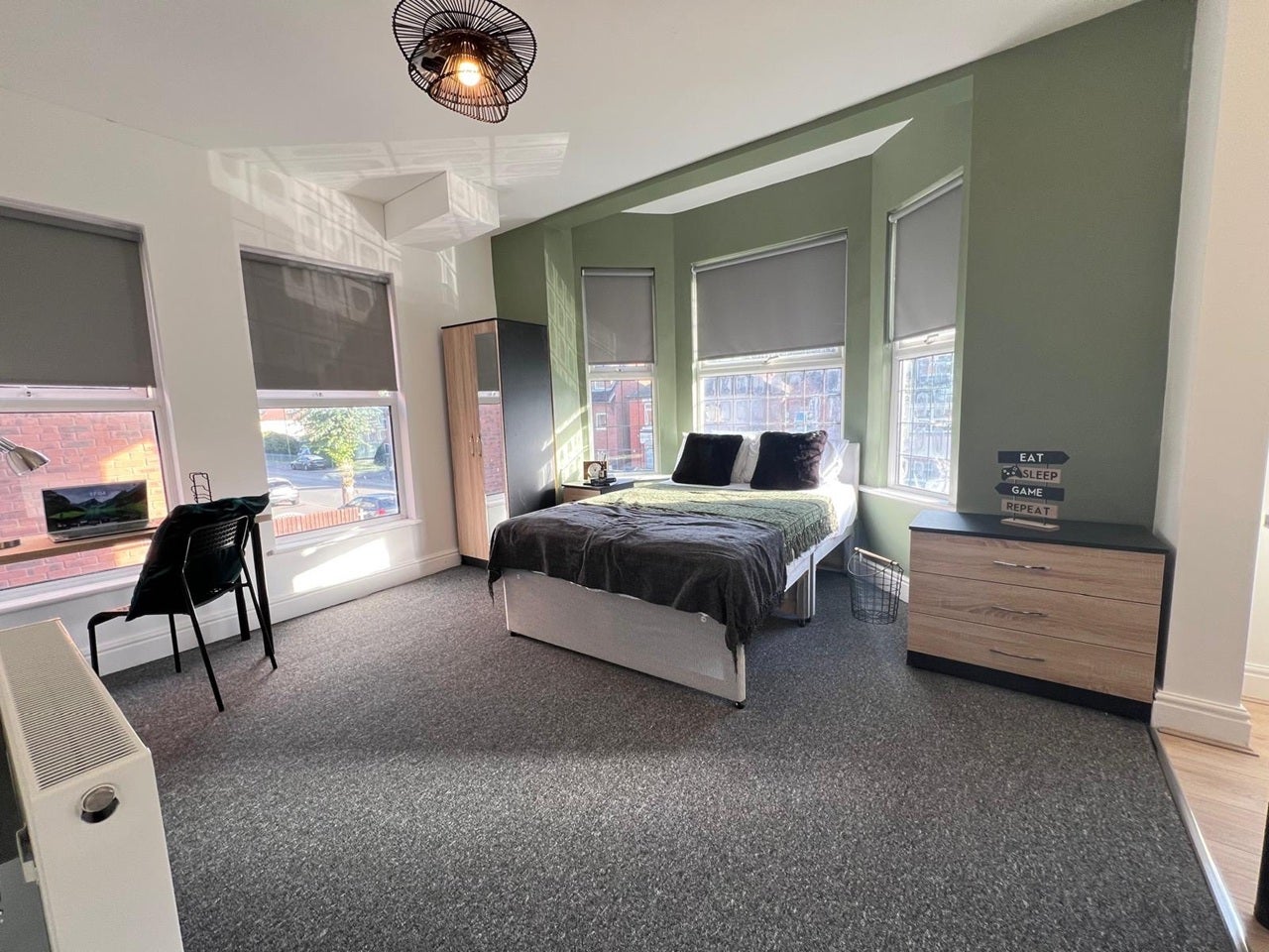 Room Camp Hill Road in Nuneaton and Bedworth