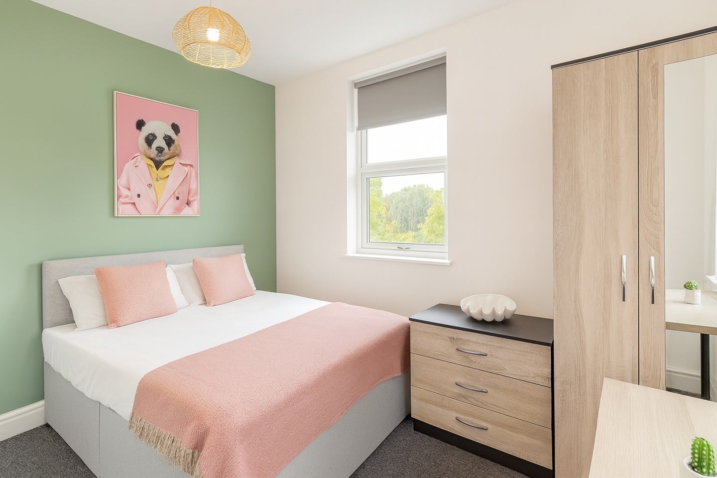 Room Camp Hill Road in Nuneaton and Bedworth