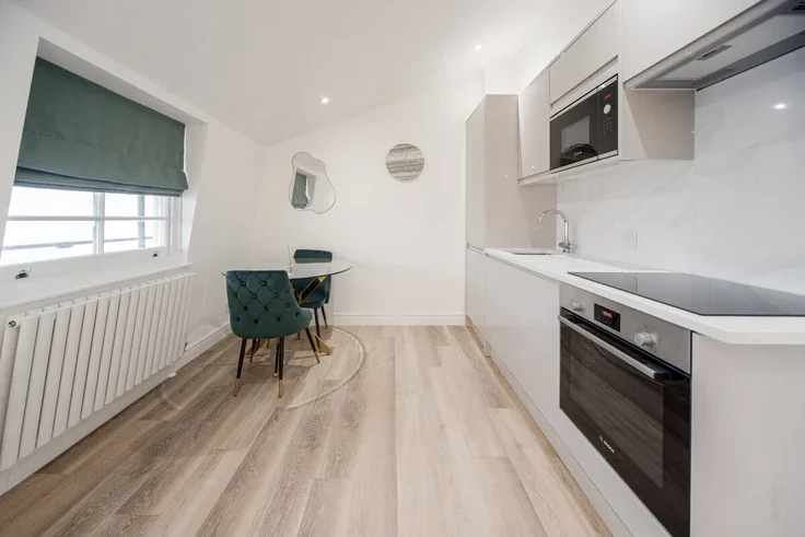 Flat Sussex Gardens in City of Westminster