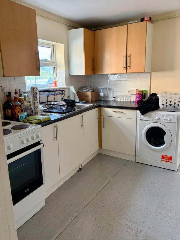 Room Markhouse Road in Greater London
