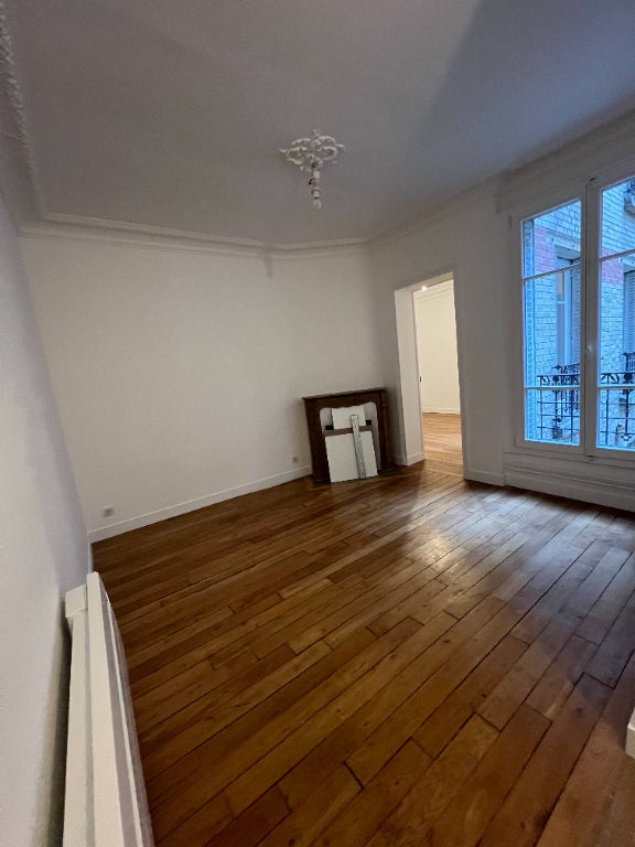 Flat Rue Frédéric Magisson in Paris