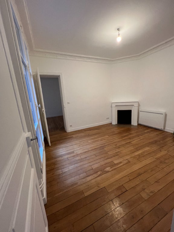 Flat Rue Frédéric Magisson in Paris