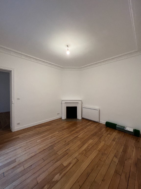 Flat Rue Frédéric Magisson in Paris
