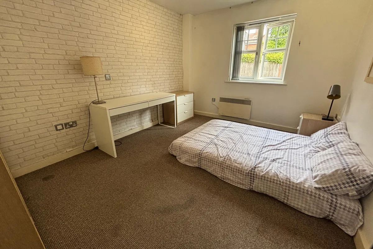 Flat Carisbrooke Road in Birmingham