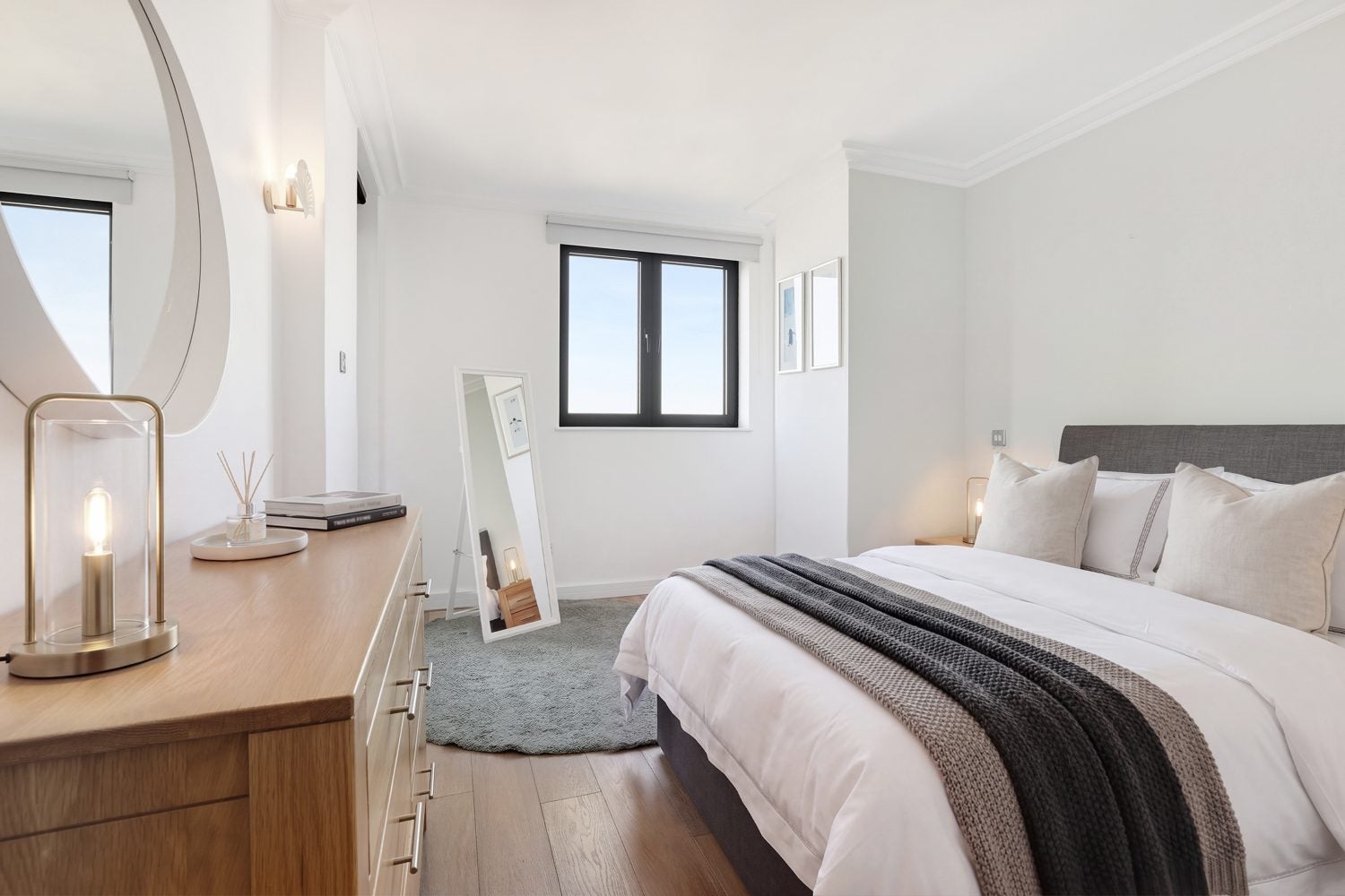 Flat Point W Access Road in Greater London