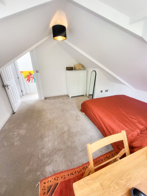Room Hampstead Road in Bristol