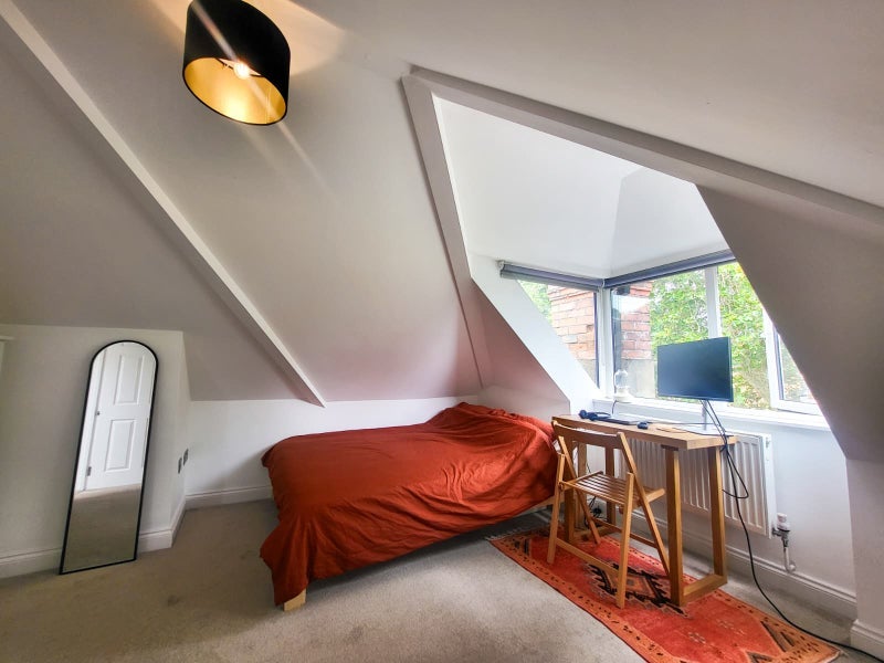 Room Hampstead Road in Bristol