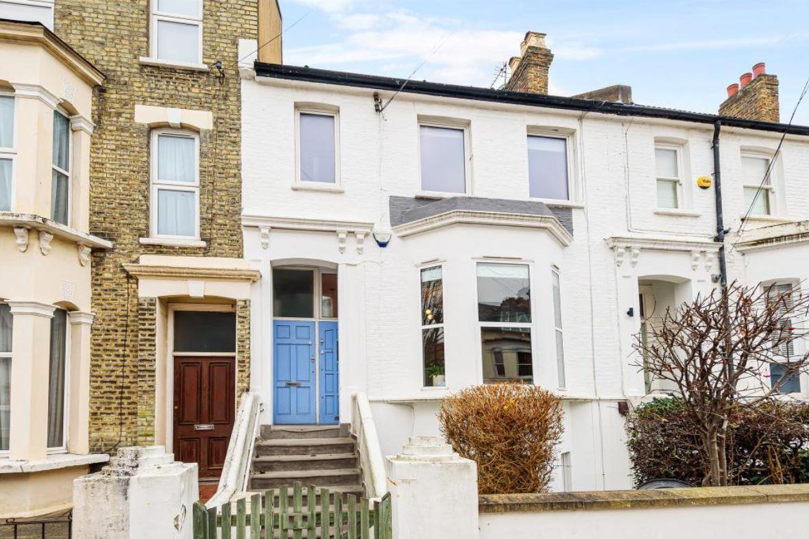 Flat Devonport Road in Greater London