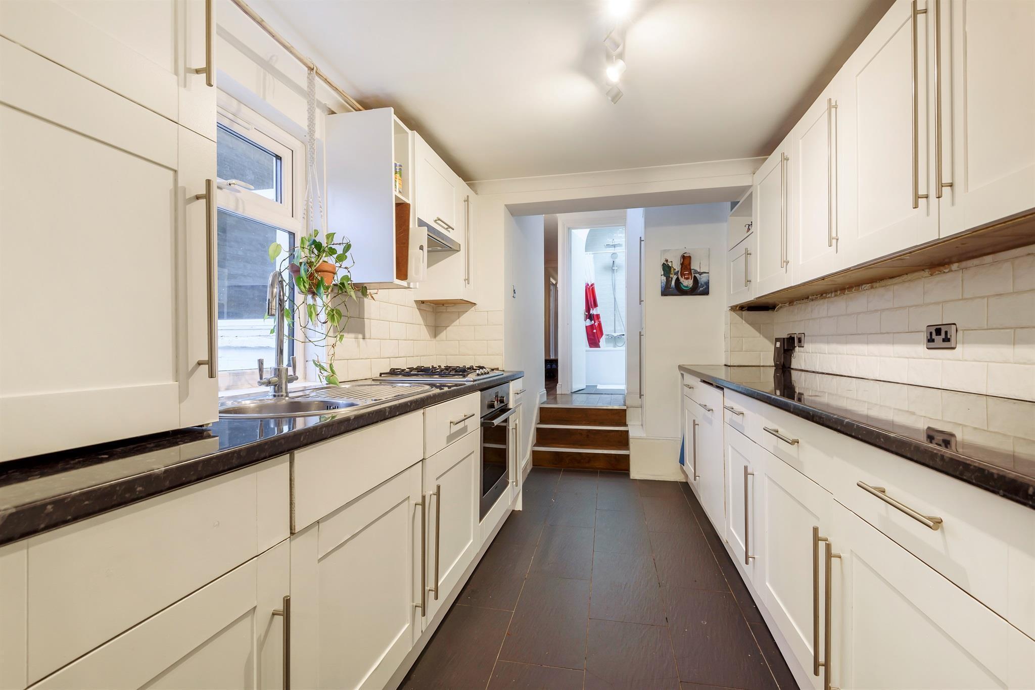 Flat Devonport Road in Greater London