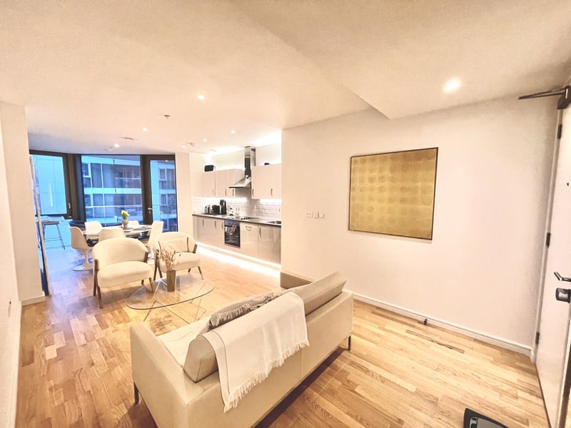 Room Eastfields Avenue in Greater London