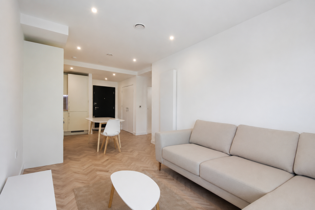 Flat Gillender Street in Greater London