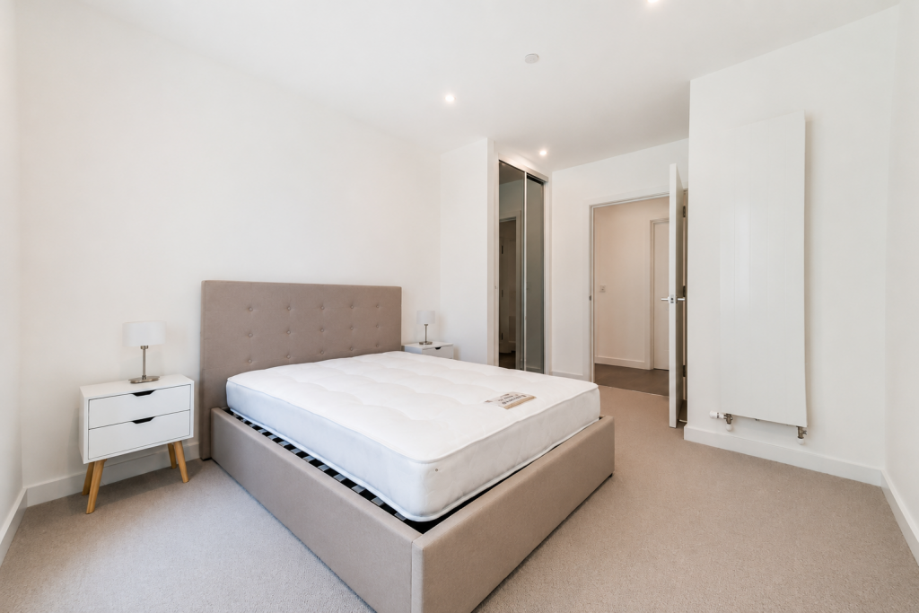 Flat Gillender Street in Greater London