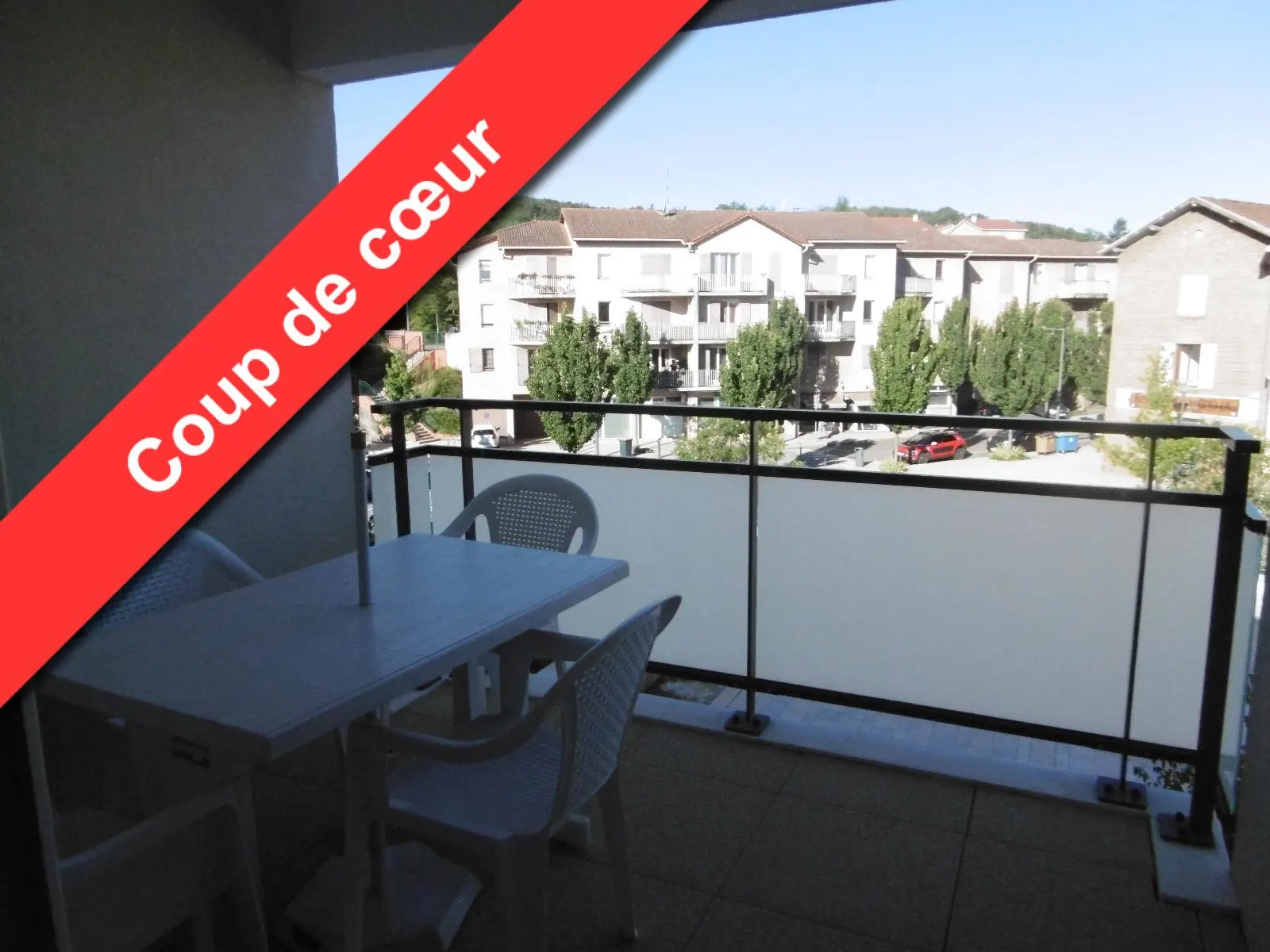 Flat Avenue de la Gare in Lozanne