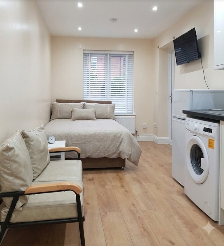 Flat Horton Road in Datchet