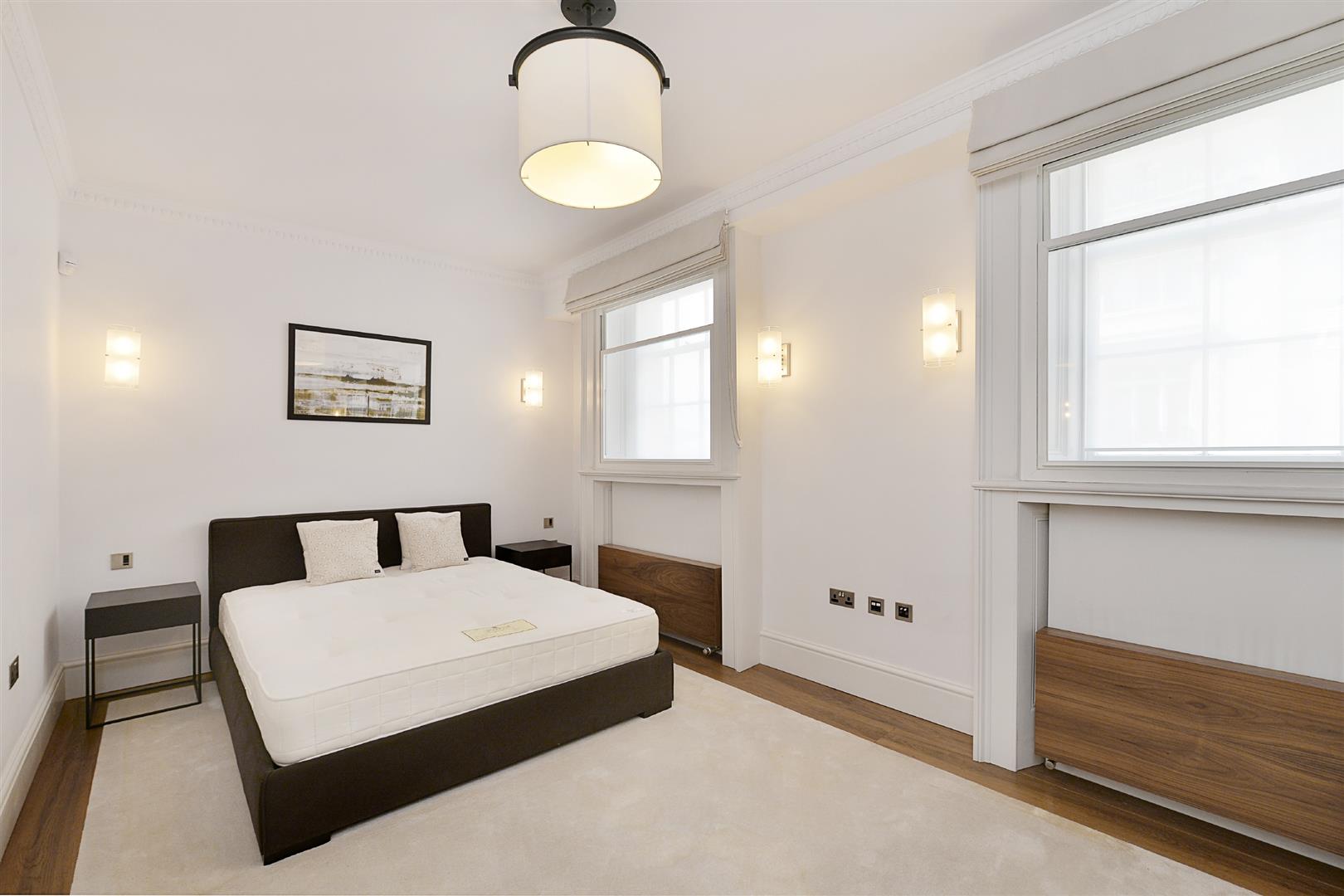 Flat Park Lane in London