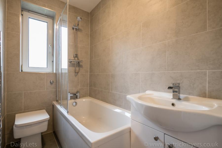 Flat Sydenham Hill in Greater London