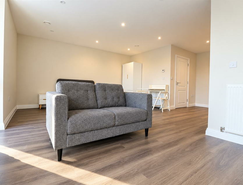Flat Harefield Road in Greater London
