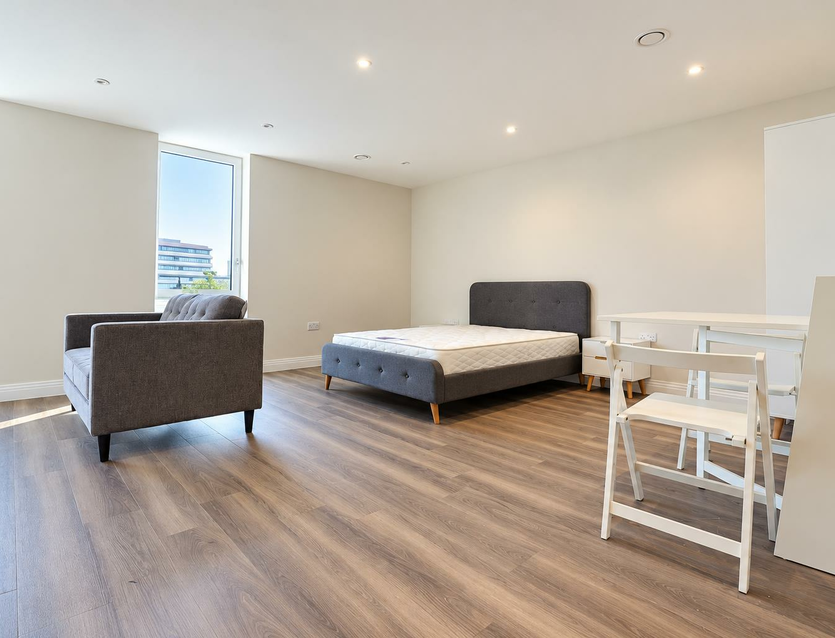 Flat Harefield Road in Greater London