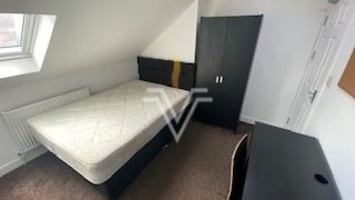 Room Walsgrave Road in Coventry