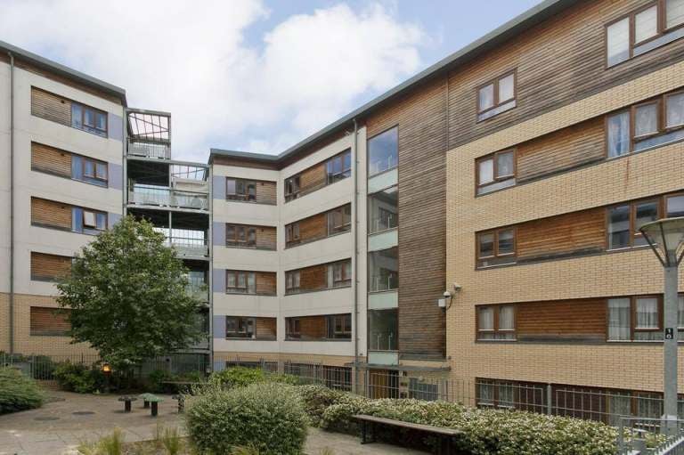 Flat Campbell Road in Greater London