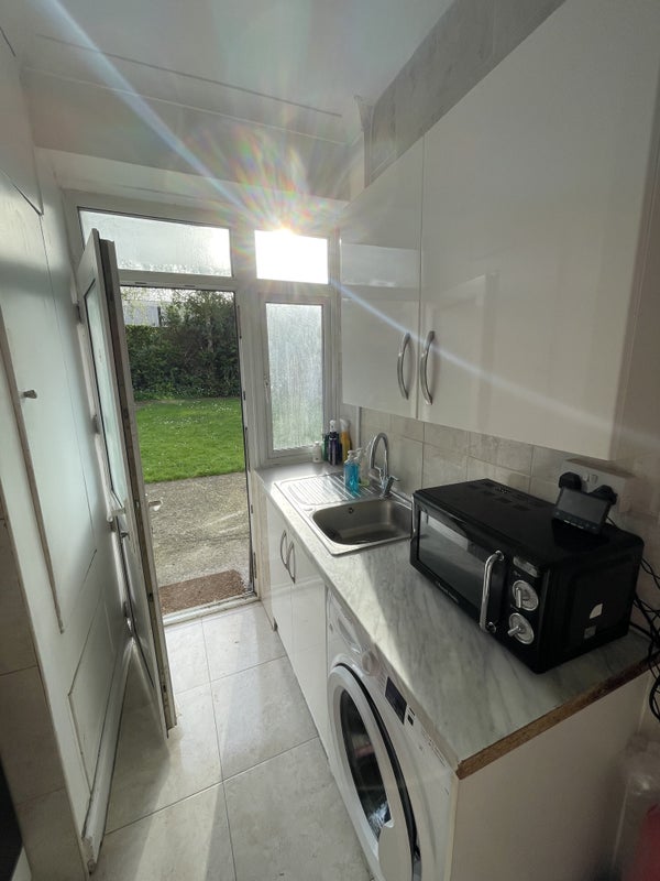 Room Alfred Street in Greater London