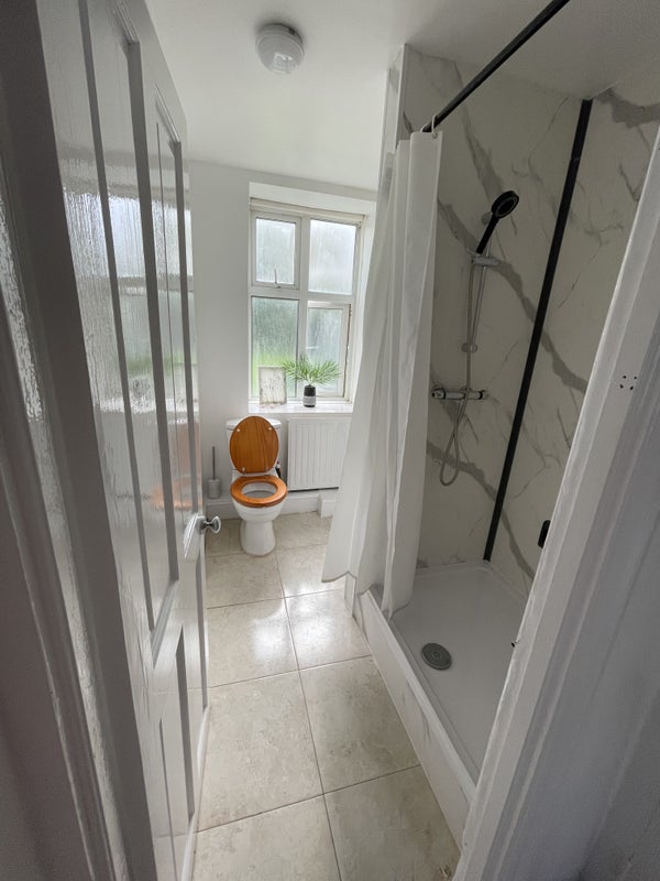 Room Alfred Street in Greater London