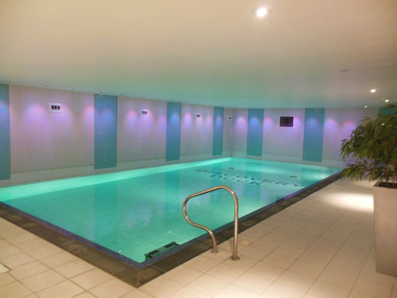 Room South Quay Square in Greater London