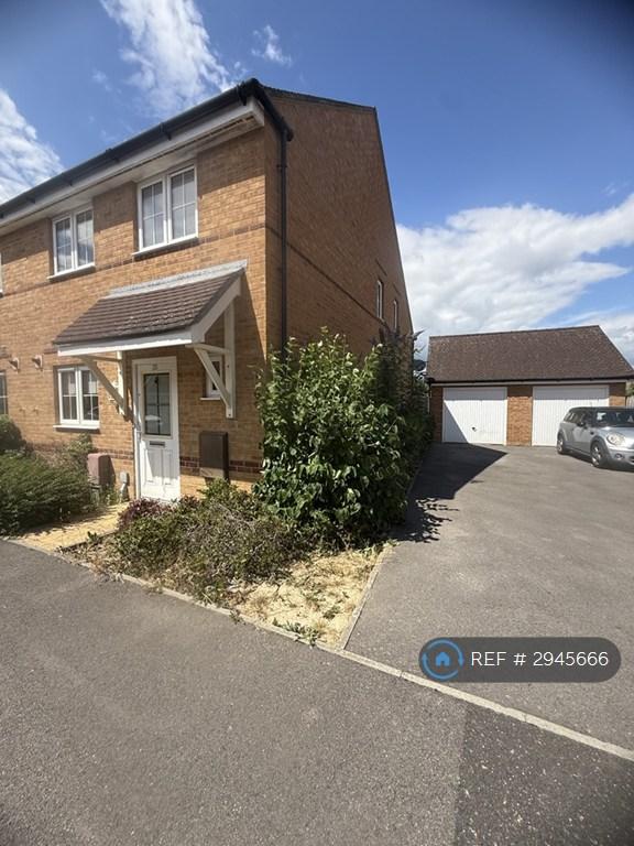 House Millpond Crescent in Chichester