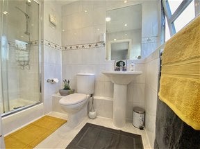 Flat Finchley Road in City of Westminster