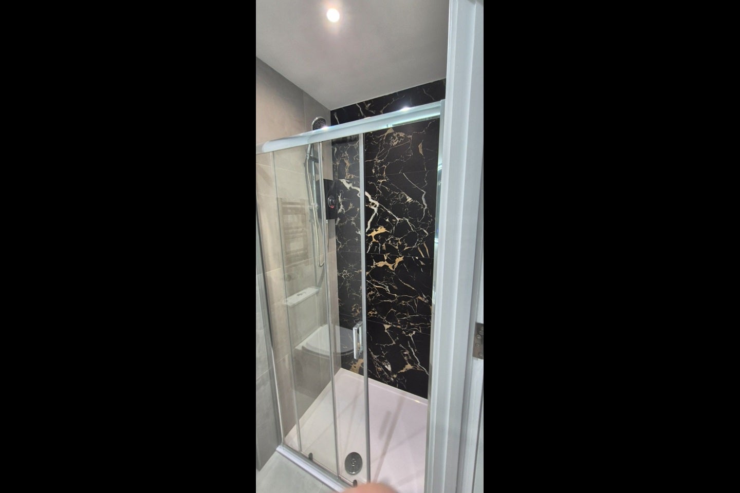 Room Larkspur Way in Basildon