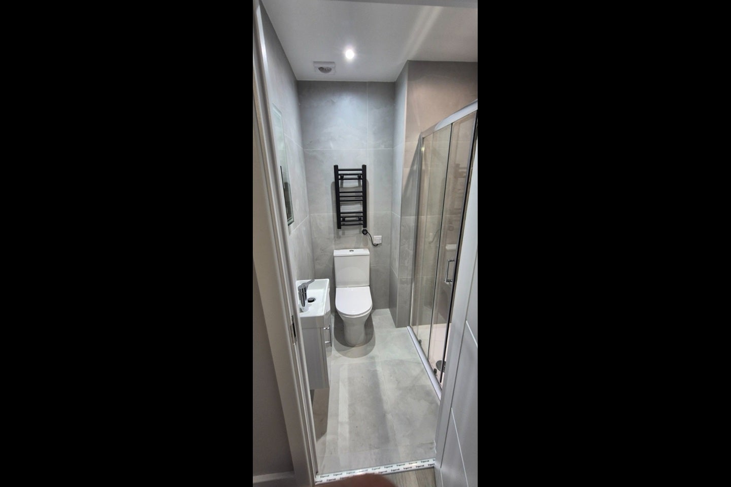 Room Larkspur Way in Basildon