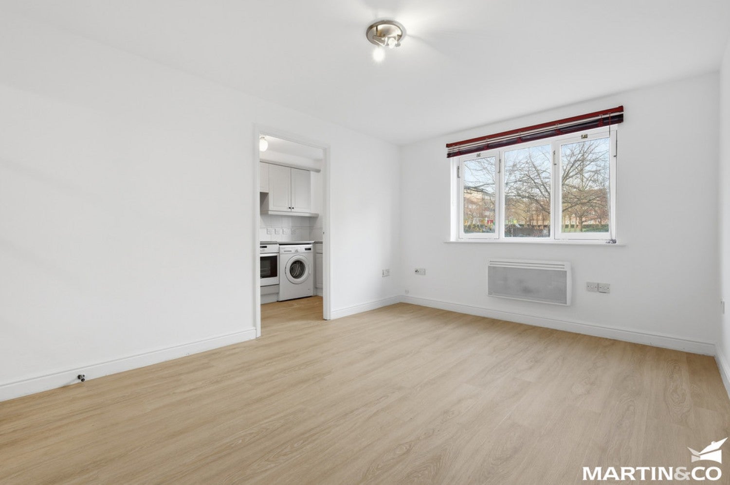 Flat Rookes Crescent in Chelmsford