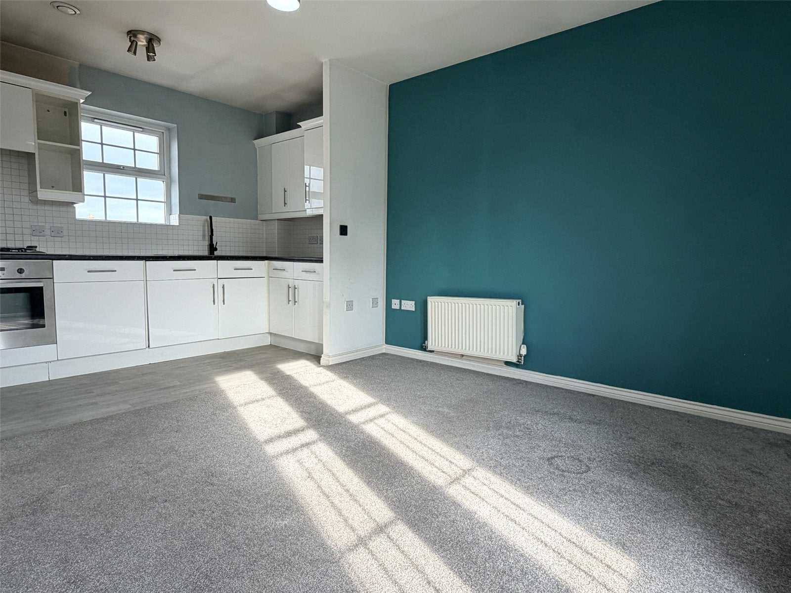 Flat Woodvale in Gloucester