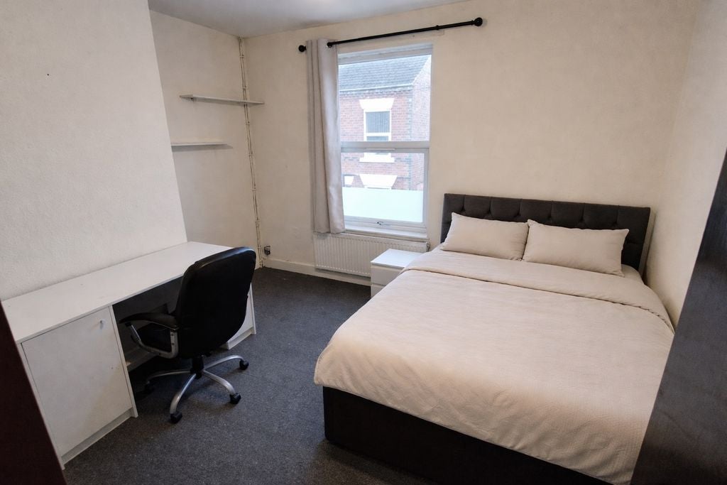 Room Osmaston Street in Nottingham