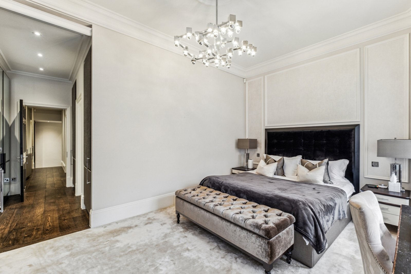 Flat Cadogan Square in Greater London