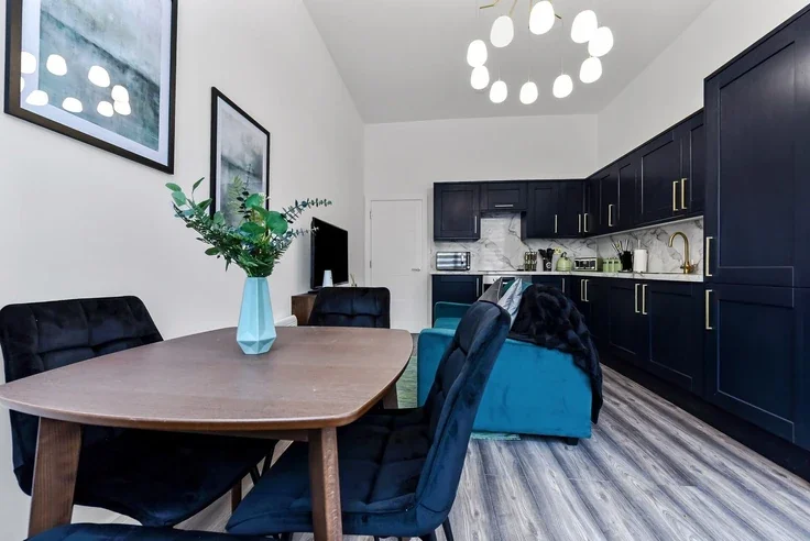 Flat Elder Avenue in Greater London
