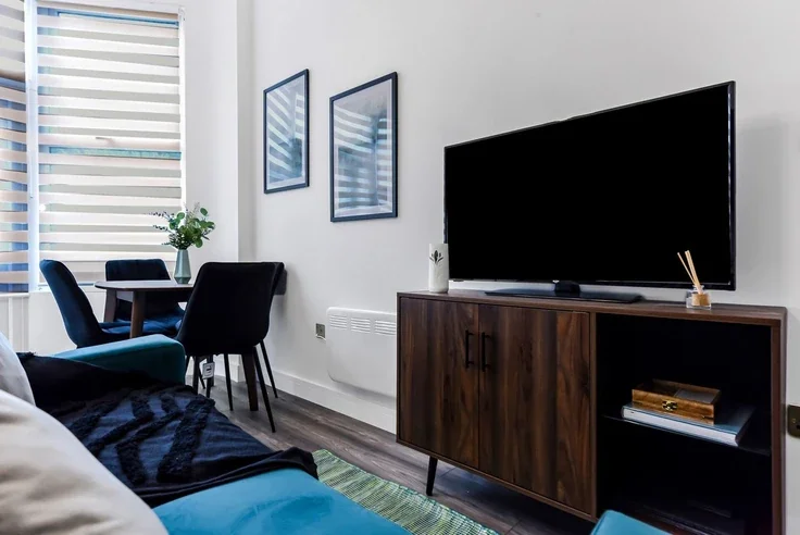 Flat Elder Avenue in Greater London