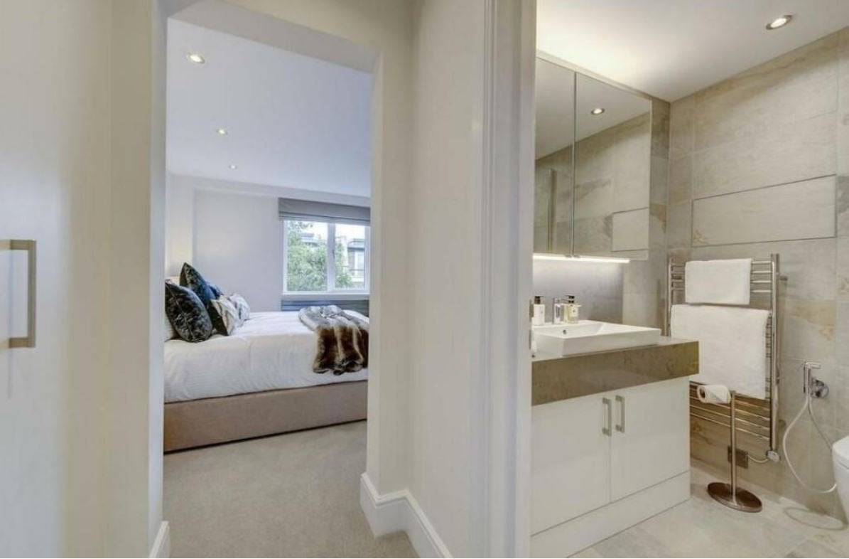 Flat Holbein Place in Greater London