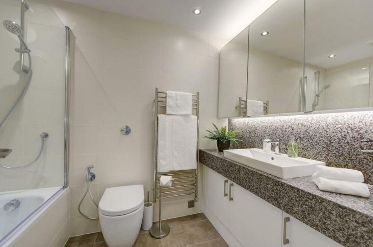 Flat Holbein Place in Greater London