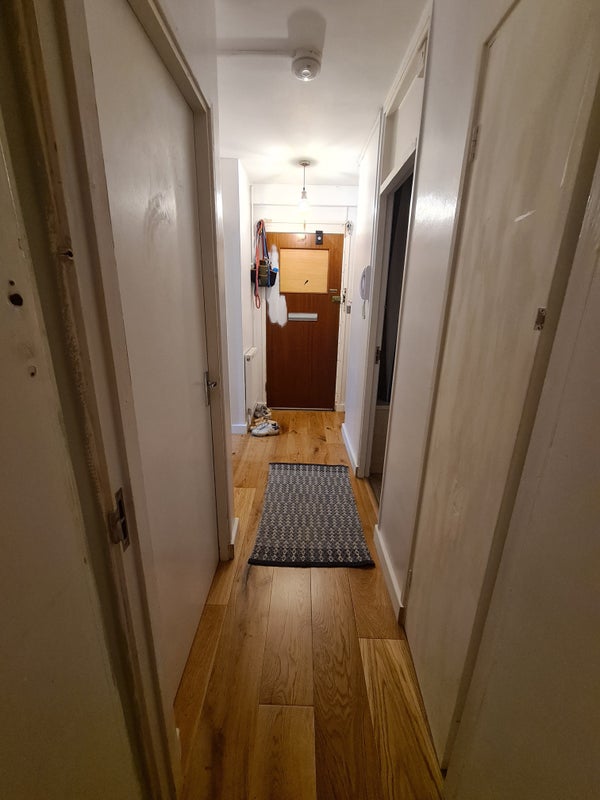 Room Millfield Avenue in Greater London