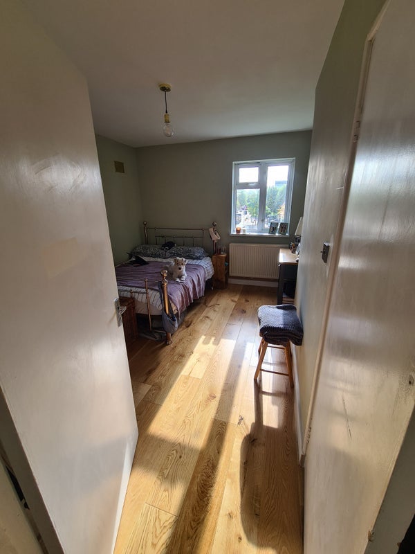 Room Millfield Avenue in Greater London
