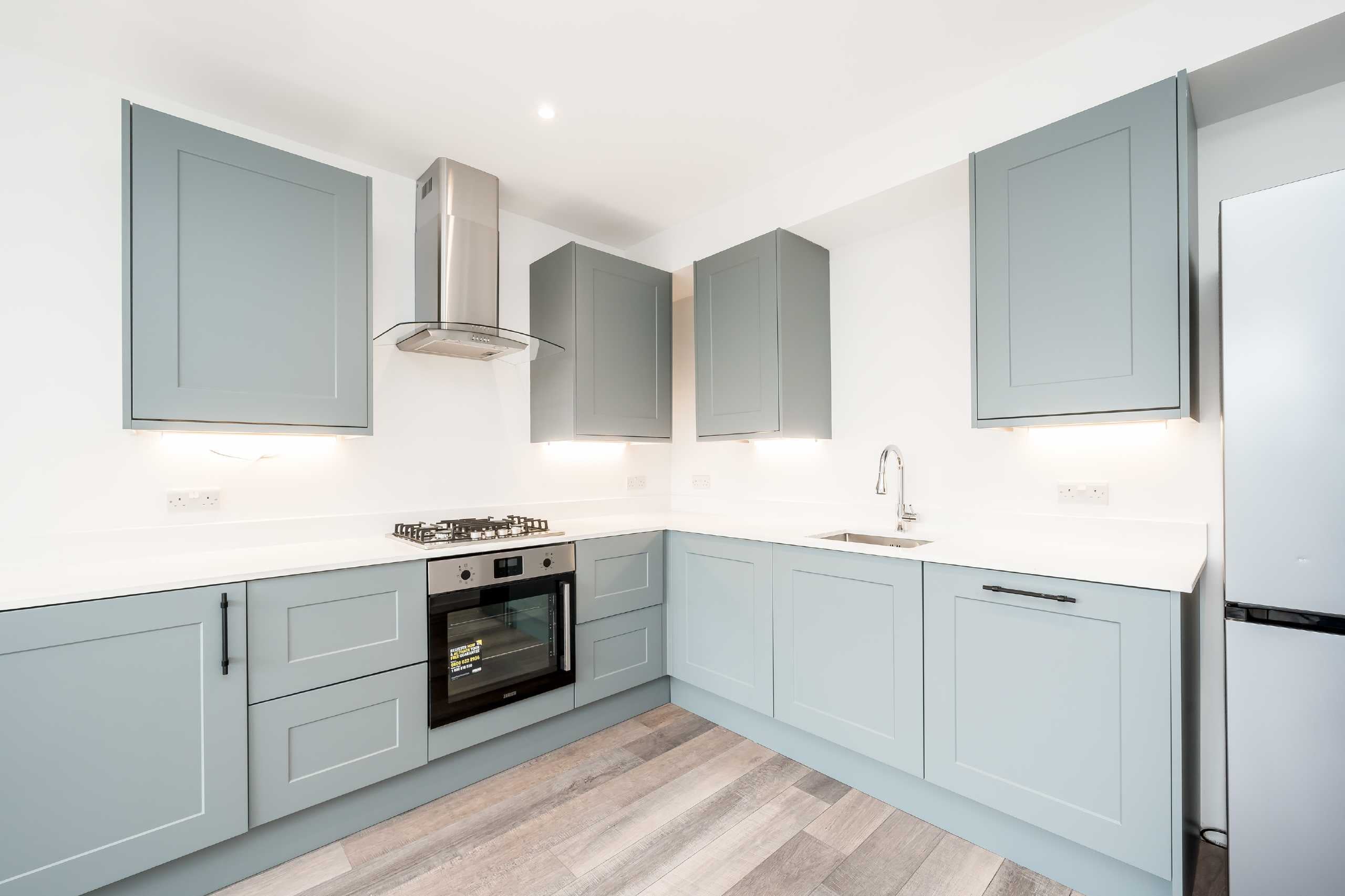 Flat Elm Grove in Greater London
