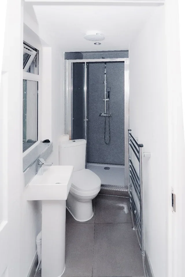 Room Wrotham Road in Gravesham