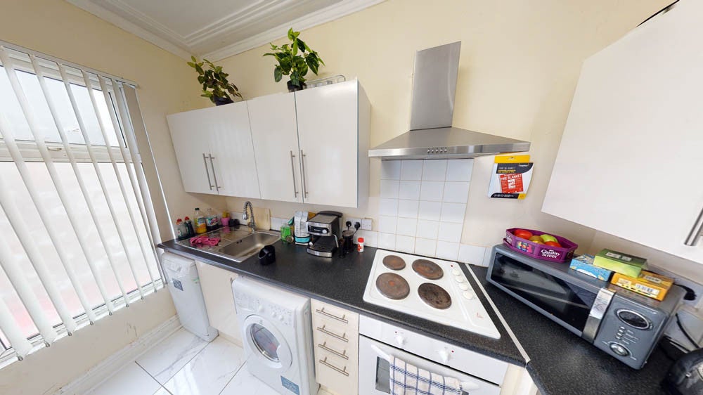 Flat Headingley Mount in Leeds