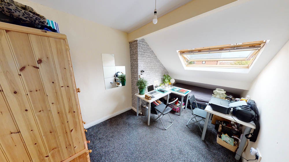 Flat Headingley Mount in Leeds