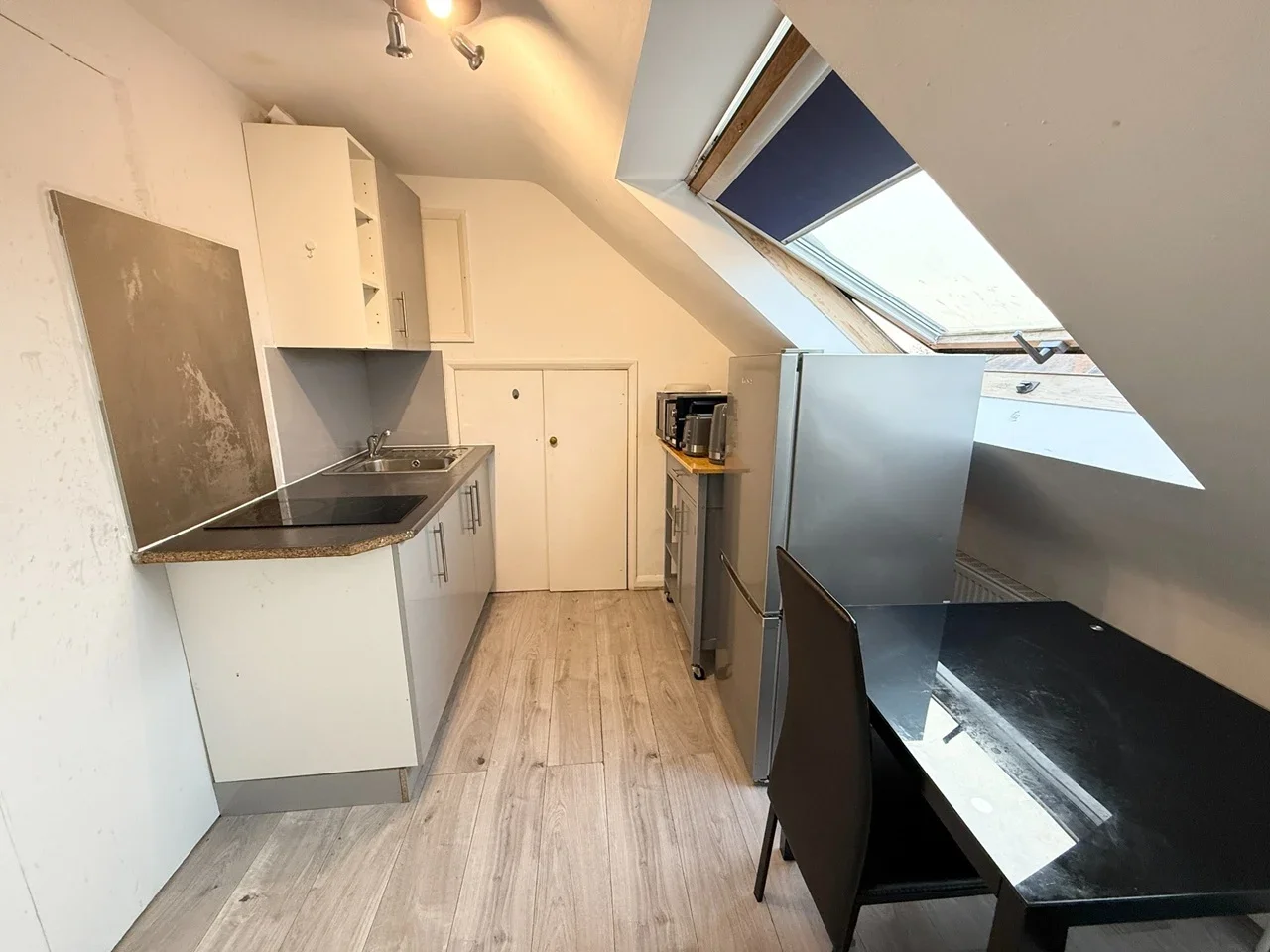 Flat Merton Avenue in Greater London