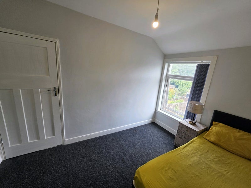 Room Elmwood Road in Birmingham