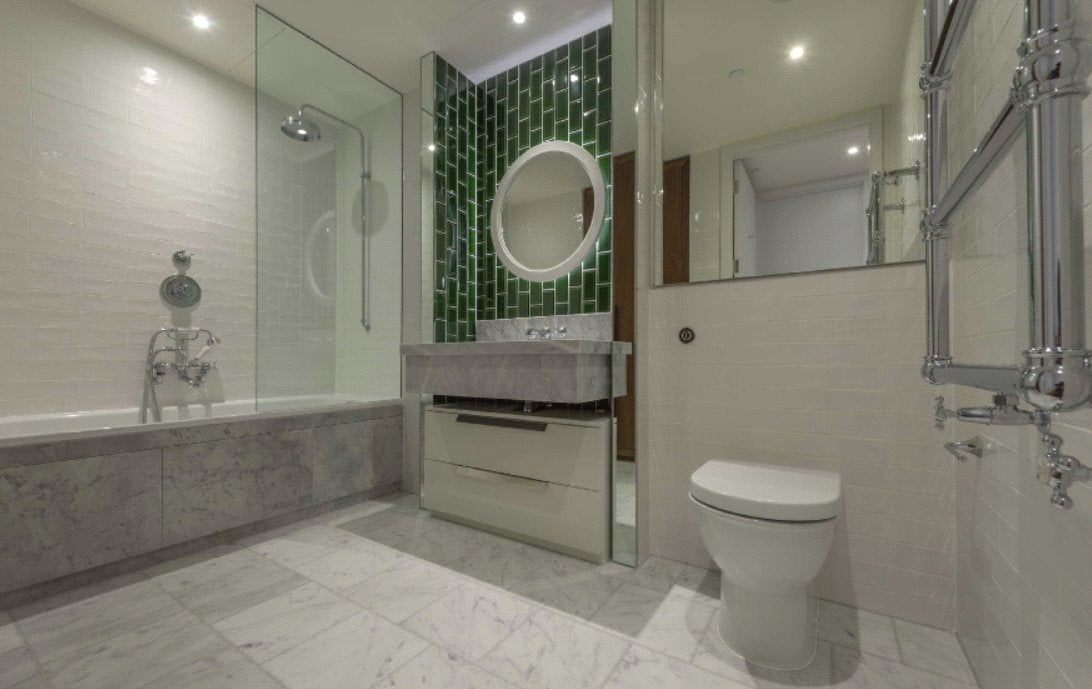 Flat Nine Elms Lane in Greater London