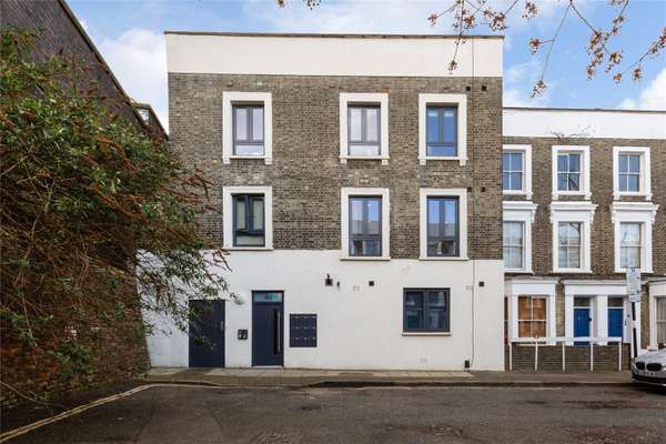 Flat Dunford Road in Greater London